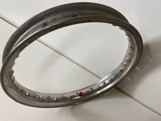 Llanta aluminio 17" x 1.85"  36 radios,sin nervio con labio ,color plata