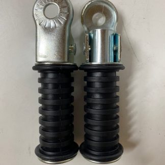 Conjunto estriberas pasajero sin tornillo